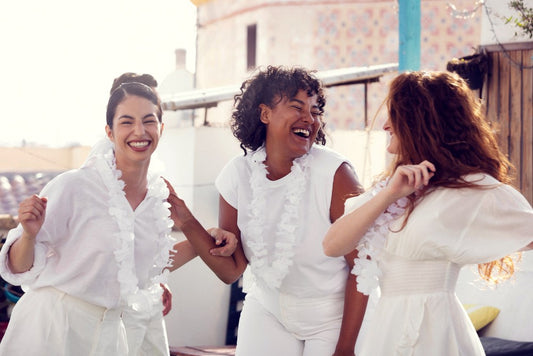 Les bracelets personnalisés : le cadeau parfait pour vos demoiselles d’honneur !